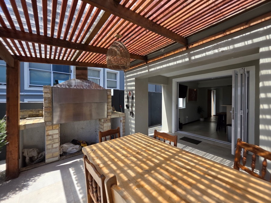 2 Bedroom Property for Sale in Wavecrest Eastern Cape